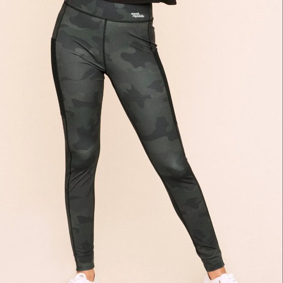 Emberly Athletic Leggings in Camo by earth republic - Picture 1 of 7